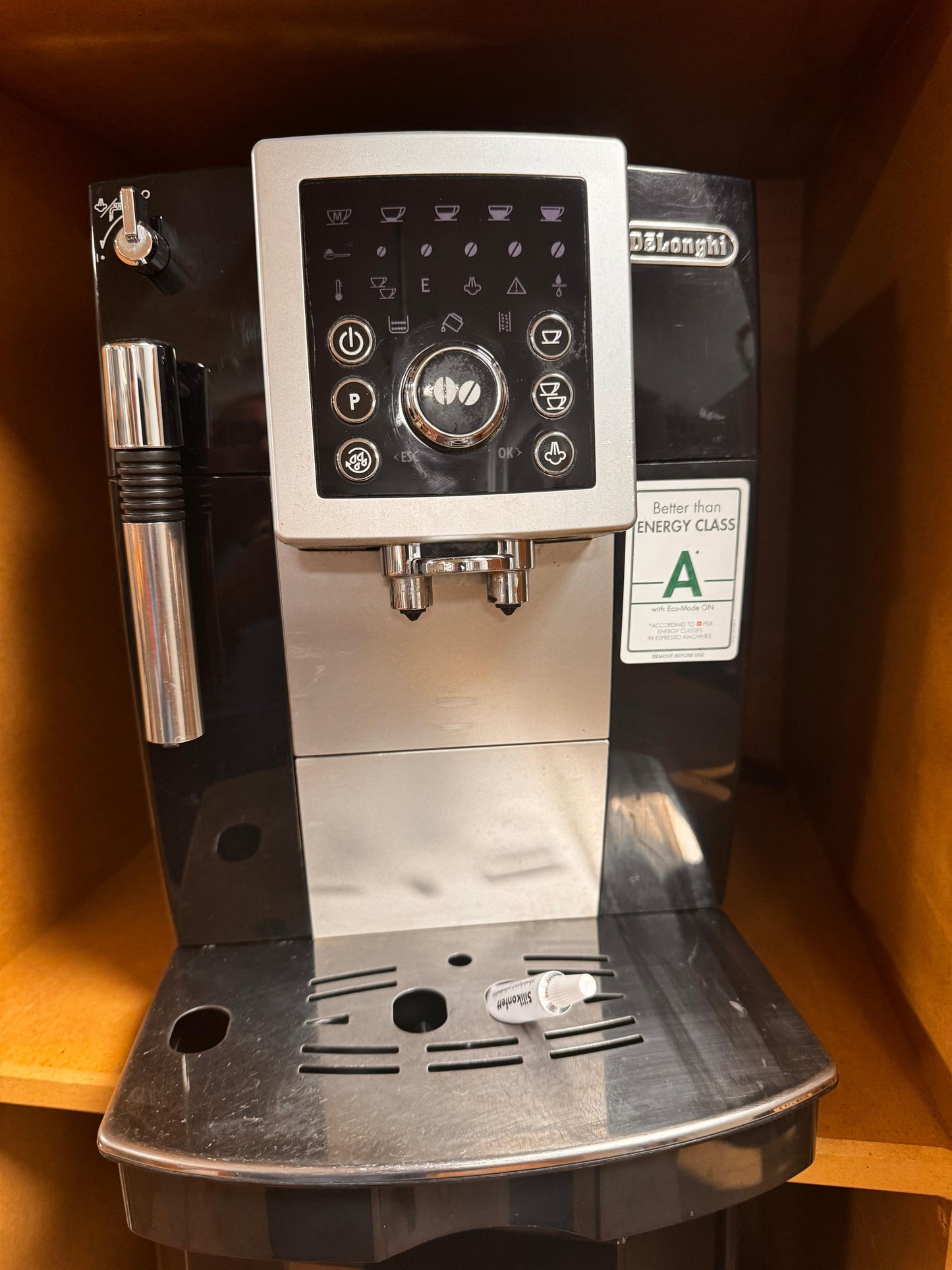 DeLonghi ECAM 23.210.B – revidiert, geprüft & sofort einsatzbereit