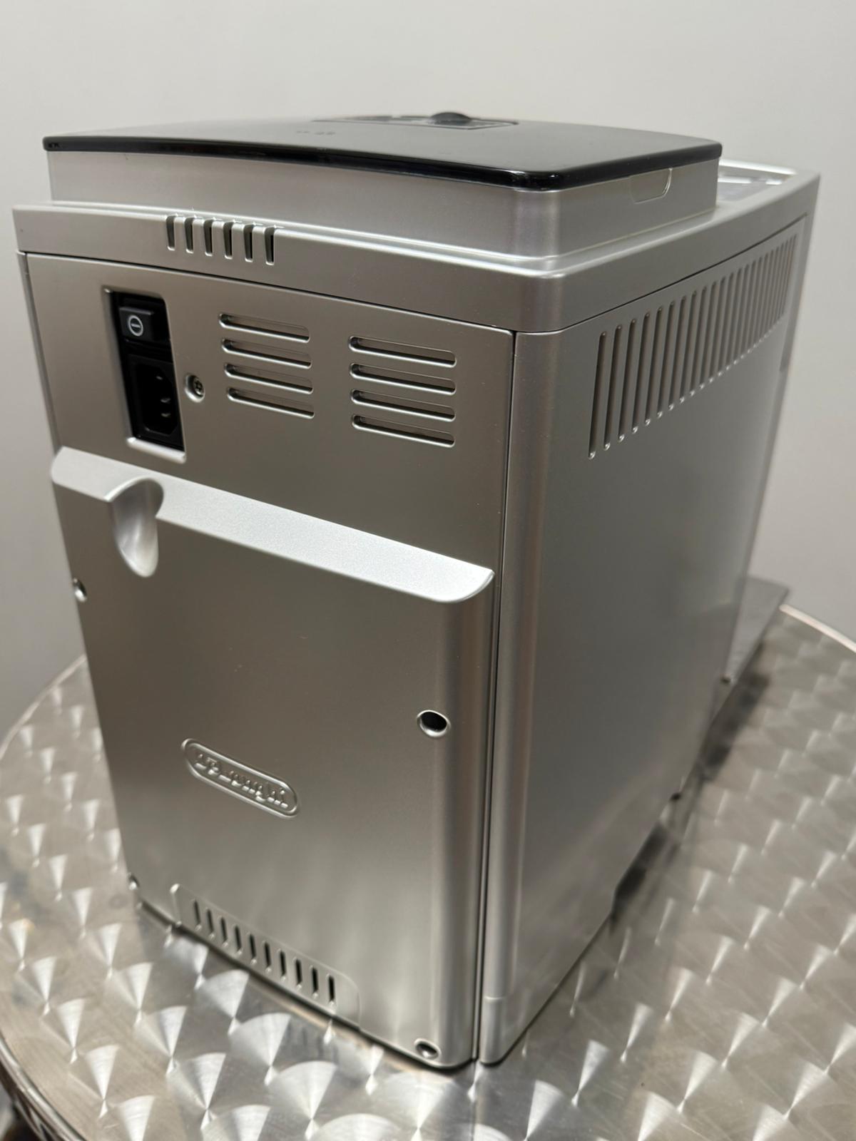 DeLonghi ECAM 23.466.S Kaffeevollautomat | gewartet | 12 Monate Gewährleistung