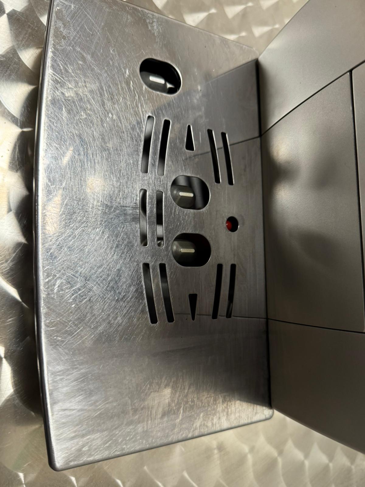 DeLonghi ECAM 23.466.S Kaffeevollautomat | gewartet | 12 Monate Gewährleistung